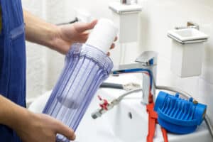 how to change a water filter