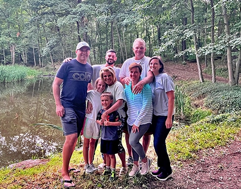 Lindsay family: Paul, Mark Jr., Payton, Ashton, Cindy, Deanna, Mark Sr, and Miranda