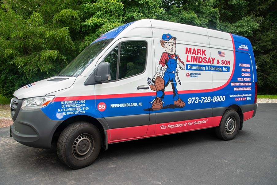 https://www.marklindsayplumbing.com/wp-content/uploads/mark_lindsay_truck.jpg