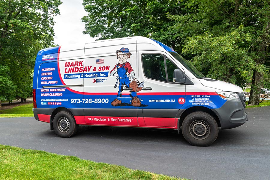 https://www.marklindsayplumbing.com/wp-content/uploads/mark_lindsay_truck5-1.jpg