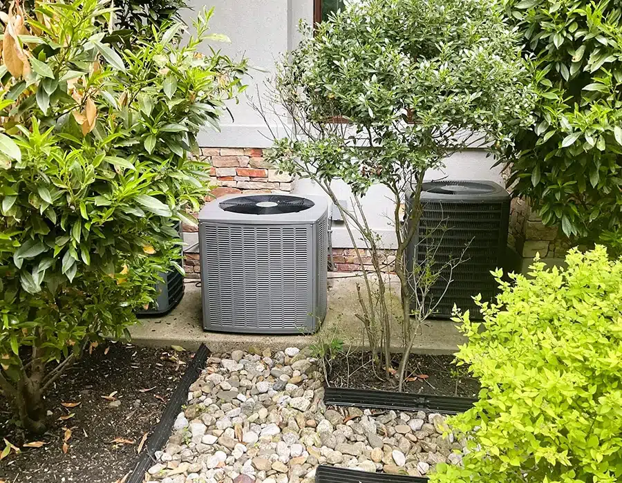 https://www.marklindsayplumbing.com/wp-content/uploads/outdoor-ac-unit-landscaping-1.webp